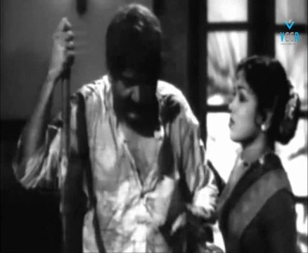 Muthu Mandapam - Sv Ranga Rao Gets Stabbed