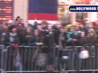EXCLUSIVE: Fans Screaming for Justin Bieber Outside of a Special Screening of "Never Say Never"