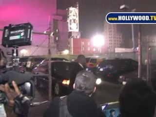 Paps on Foot Chase Olivia Wilde In Limo!