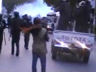 Place de l’Indépendance : Un petit caillou déstabilise toute la police