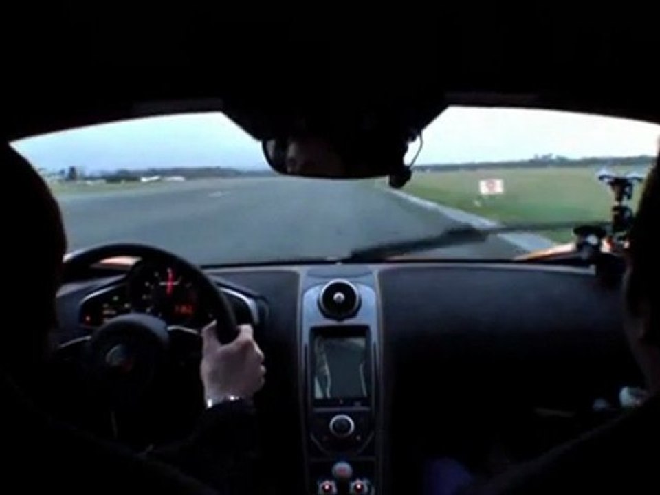 Vuelta rápida al circuito de Top Gear en el McLaren MP4-12C