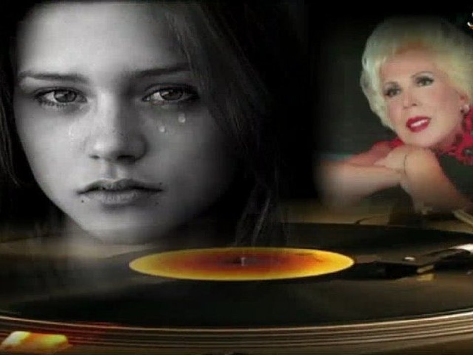 Mediha  Şen Sancakoğlu ♪♪♪♪ Saçların Târumâr, Gözlerinde Nem