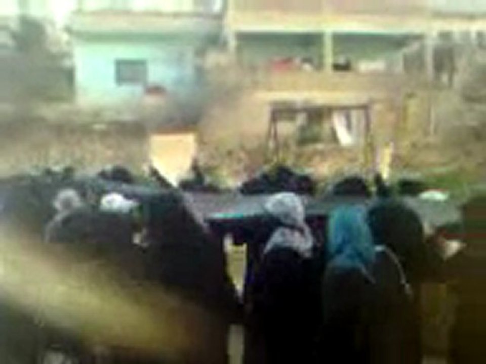 فري برس  ريف دمشق افتتاحية مظاهرة حرائر التل 21 2 2012