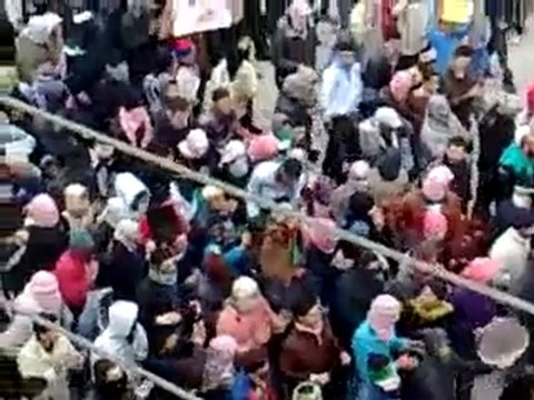 فري برس الحسكة غويران طفل يقود المظاهرة حيو تانحيي 17 2 2012