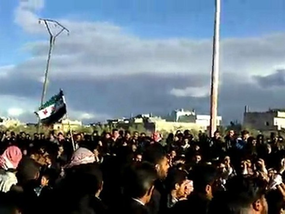 فري برس   درعا إنخل مظاهرة نصرة للمدن المحاصرة وزيارة منزل الشهيد حسام 20 2 2012