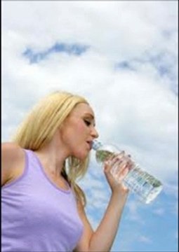 El agua para bajar de peso y reducir celulitis.