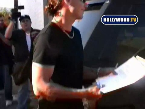Gavin Rossdale Goes Shopping On Robertson Blvd