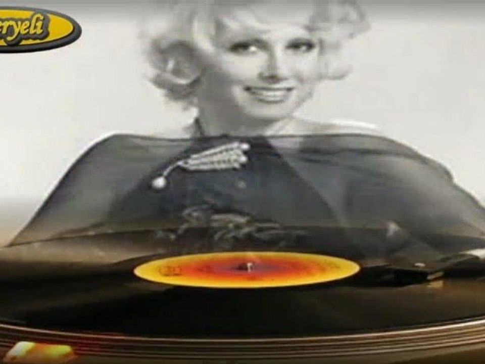 Behiye Aksoy  ♪♪♪♪  Çaldığım Kapılar Kapandı