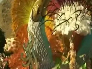 El Coso Apoteosis recorre con buen tiempo Santa Cruz de Tenerife