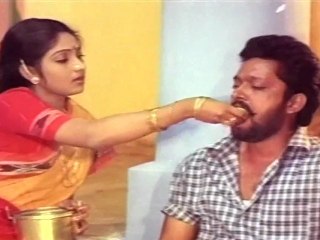 Nenja Thottu Chollu - Heroine taking care of Hero