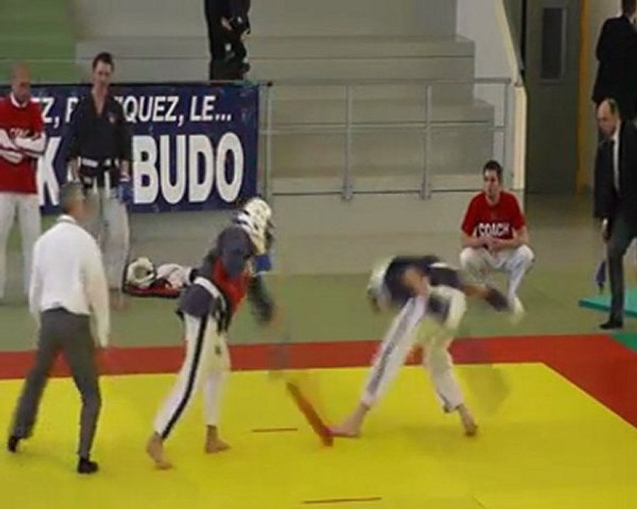 1er combat baton individuel David CLERC championnat de bourgogne février  2012