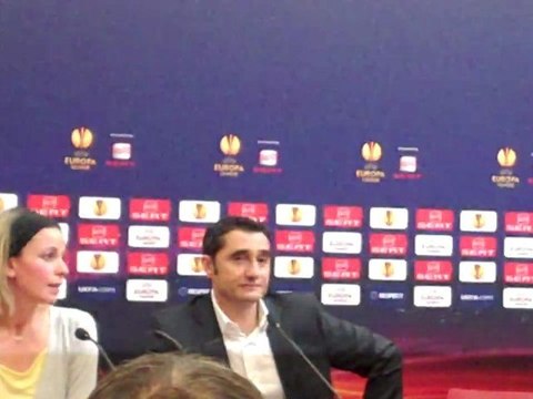 Ο Ερνέστο Βαλβέρδε στη συνέντευξη Τύπου