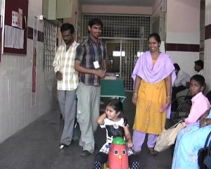 Born HIV Free: Priya, una madre HIV positiva, aiuta altre madri a superare le loro paure