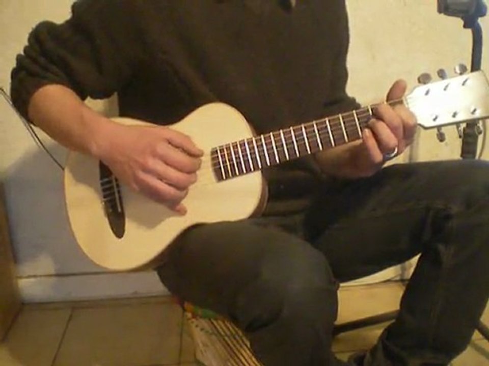 Kenzo Lutherie - Sample Guitalélé