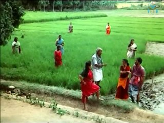Thambikku Oru Pattu - Hot Sexy Silk Smitha Bathing Comedy