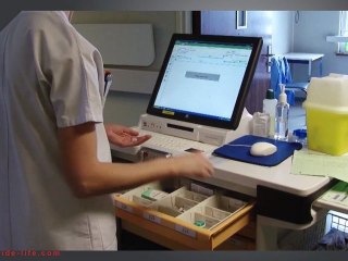 EMMA Chariot informatique médical autonome