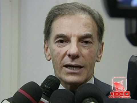 Napoli - Il centrodestra attacca de Magistris (21.02.12)