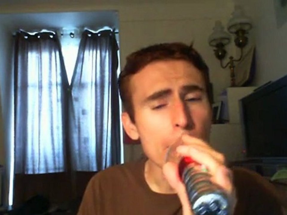 Wiwi égratigne "jeune je n'savais rien" de Thomas Dutronc