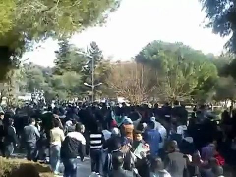 فري برس حلب جامعة الثورة رفع علم الاستقلال حاشدة 22 2 2012