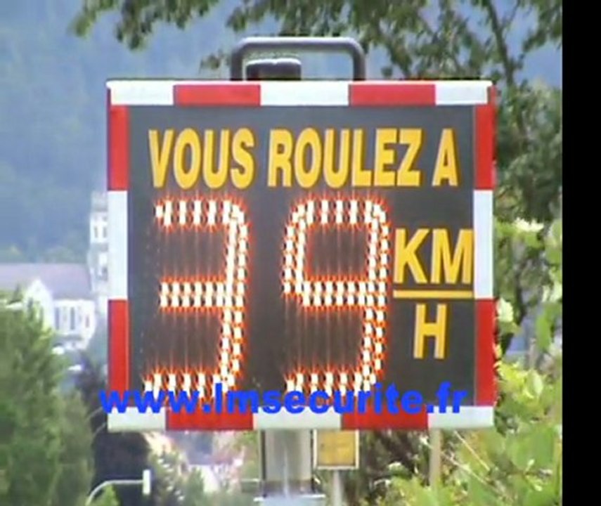 RADAR  PEDAGOGIQUE  PREVENTIF  LUMINEUX  DE  VITESSE  VIASIS  BASIC  VIATRAFFIC  SAINT  SEBASTIEN