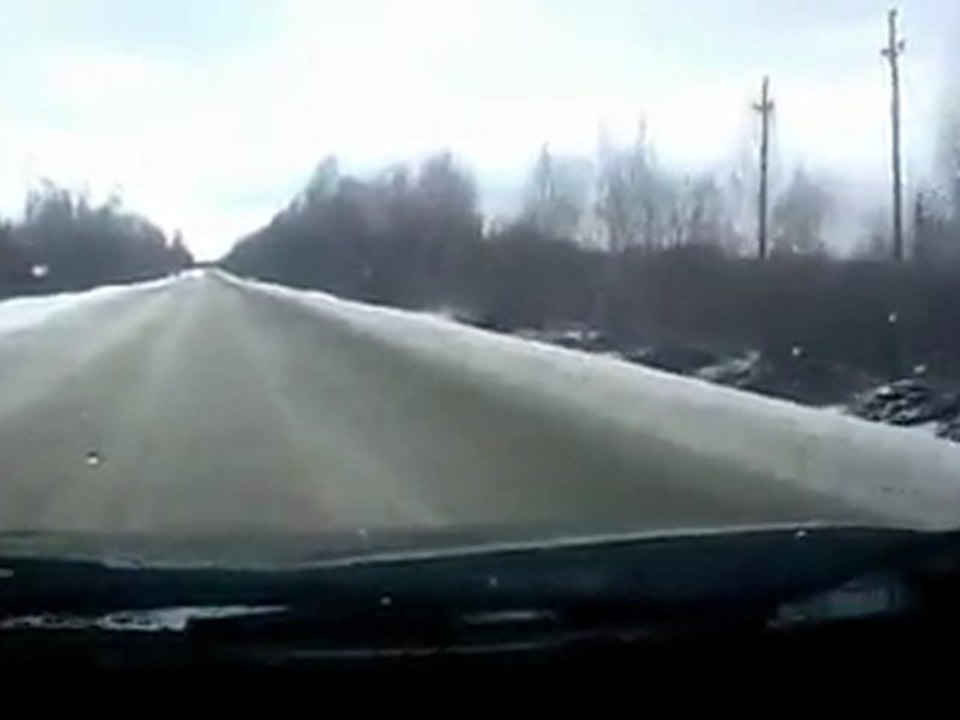 Deux auto-stoppeurs provoquent un accident