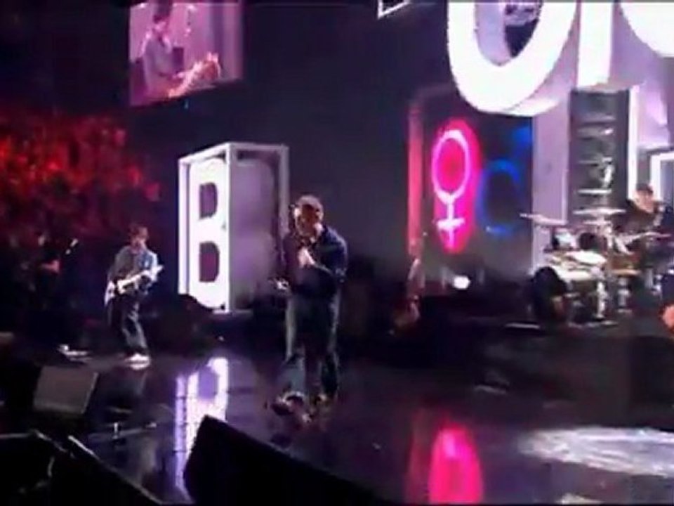 Blur - Girls & Boys / Song 2 (Brit Awards 2012)