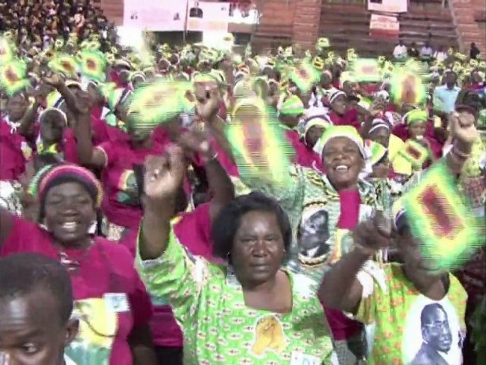 Admirers honour "hero" Mugabe with signature label