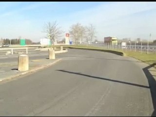 GEORGES LUCAS GARE SA VOITURE EN 3D