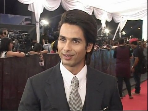 Priyanka Chopra Uninvited But Nargis Fakhri Joins Shahid Kapoor - Bollywood News