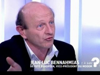 "C'est-à-dire" : Jean-Luc Bennahmias face à Axel de Tarlé sur France 5