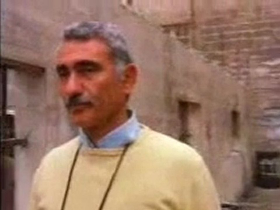 Yılmaz Güney - DUVARIN ETRAFINDA 3