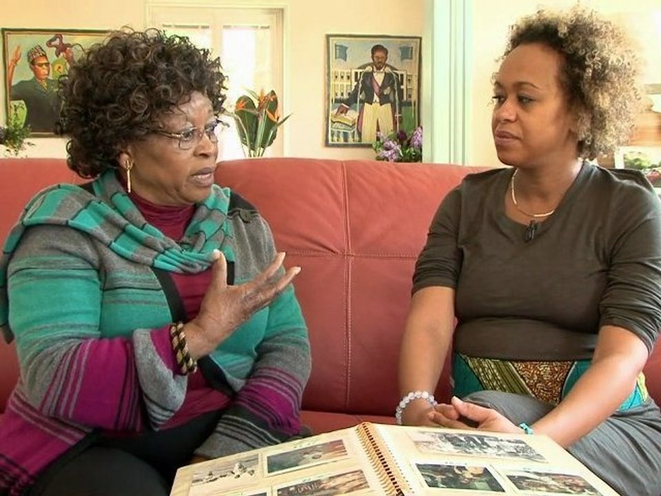 "Noire ici, Blanche là-bas" : la réalisatrice métisse franco-congolaise Claude Haffner filme sa quête identitaire