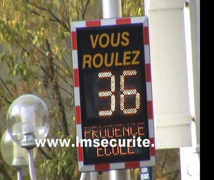 RADAR PEDAGOGIQUE PREVENTIF LUMINEUX DE VITESSE VIASIS PLUS VIATRAFFIC HAUTE SAVOIE