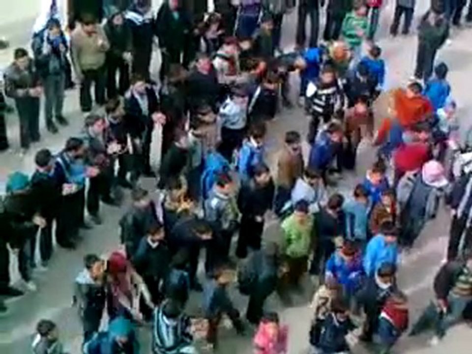 فري س  سحم الجولان  مظاهره طلابيه نصره لدرعا وحمص الجريحة  23 2 2012