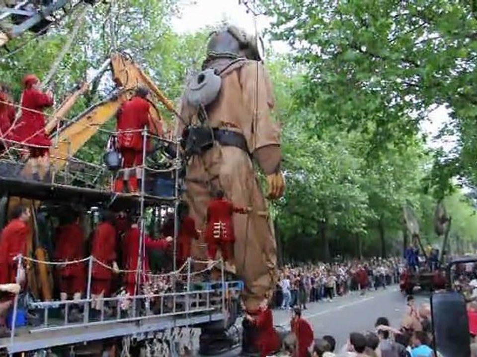 Royal de Luxe à Nantes avec son géant