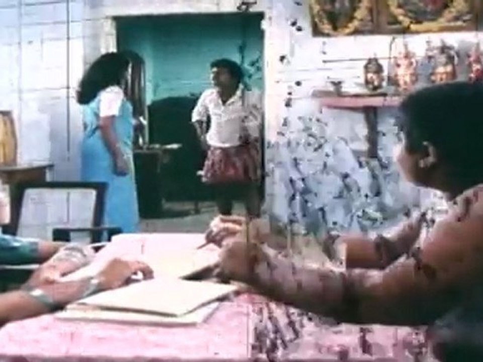 Dongakollu - Rajendra Prasad Irritates Sumalatha's Family