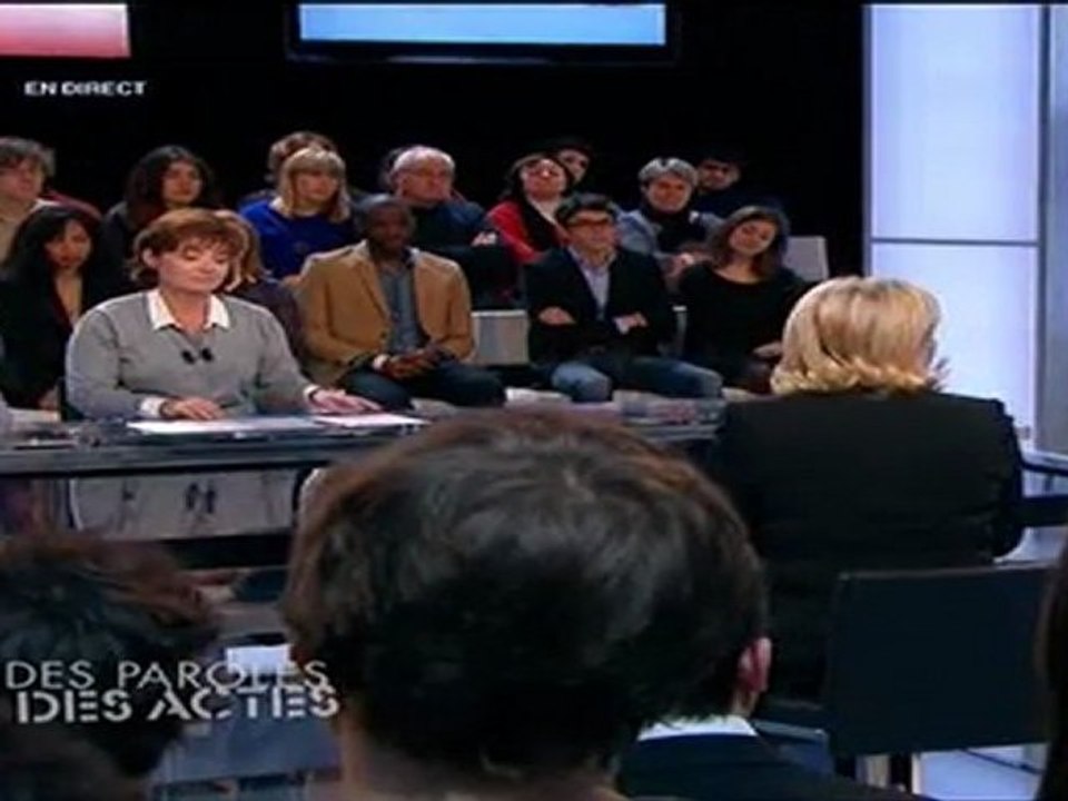 Marine Le Pen en fait-elle trop sur l'économie ?