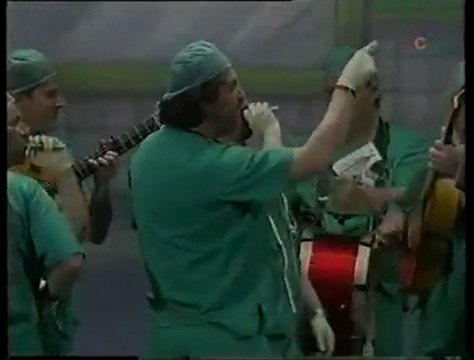 Chirigota - Los Que no paran de Rajar - Actuación Completa en la FINAL - Carnaval 2006 - YouTube