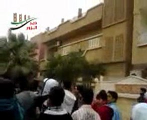 Скачать видео: فري برس  دير الزور الحرة   مظاهرة طلابية حي القصور دير الزور 23 2 2012