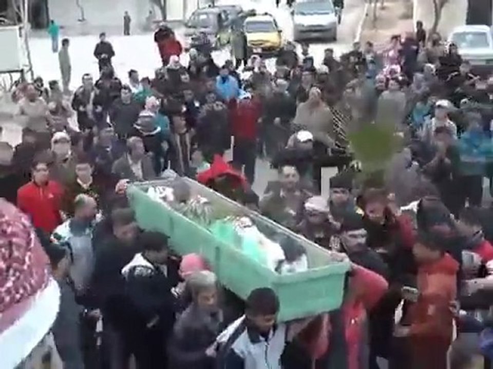 فري برس  حماة المحتلة  حي جنوب الملعب تشييع الشهيد محمد الجاسم 23  2 2012  ج1