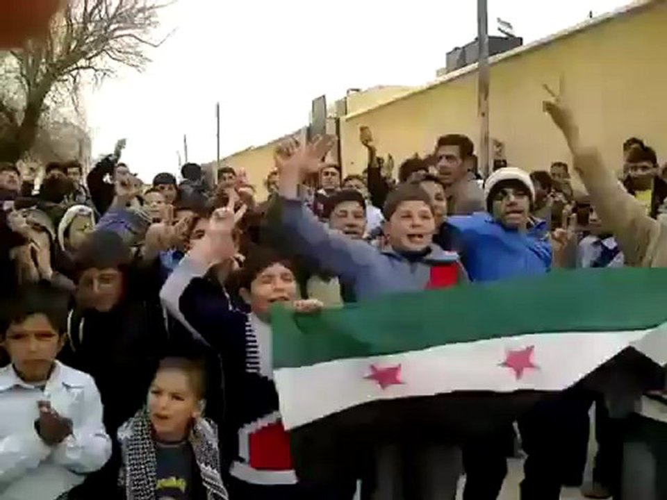 فري برس  حلب اخترين  مظاهرة طلابية نصرةلحمص وطلاب حلب  23 2 2012  ج1