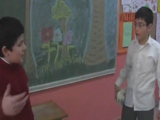 Cumhur öğretmen sunar "Ormanda Ayı" oyunu