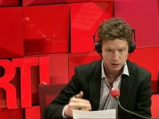 "Les Carnets politiques" : Sarkozy prend le train, Bayrou peaufine son choix