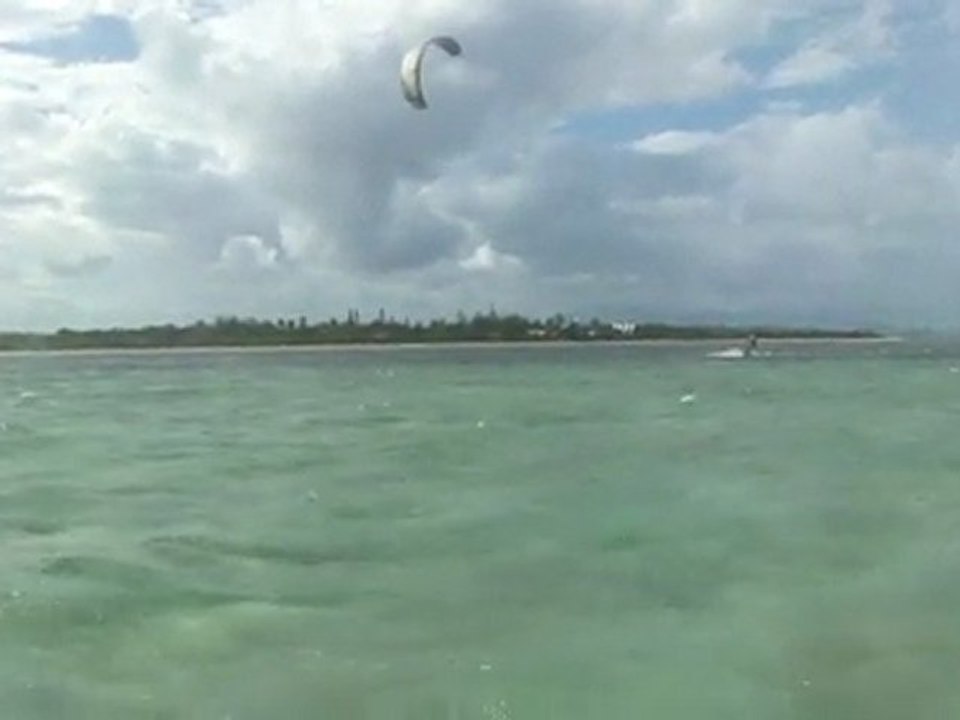 kite avec arc en ciel