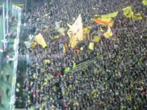 DFB-Pokal = Borussia Dortmund - Dynamo Dresden (Dresdner zünden Bengalos)