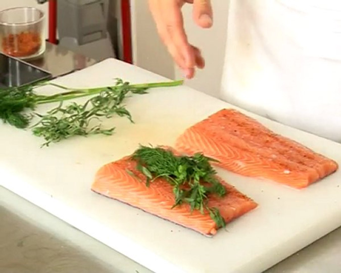 Technique de cuisine : Réaliser un rôti avec un filet de saumon - Vidéo  Dailymotion