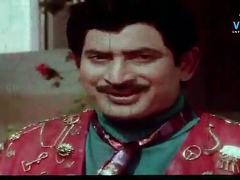 Dhorakani Dongalu - Sharath Babu Challenges To Krishna
