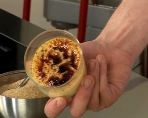Technique de cuisine : Caraméliser une crème brûlée