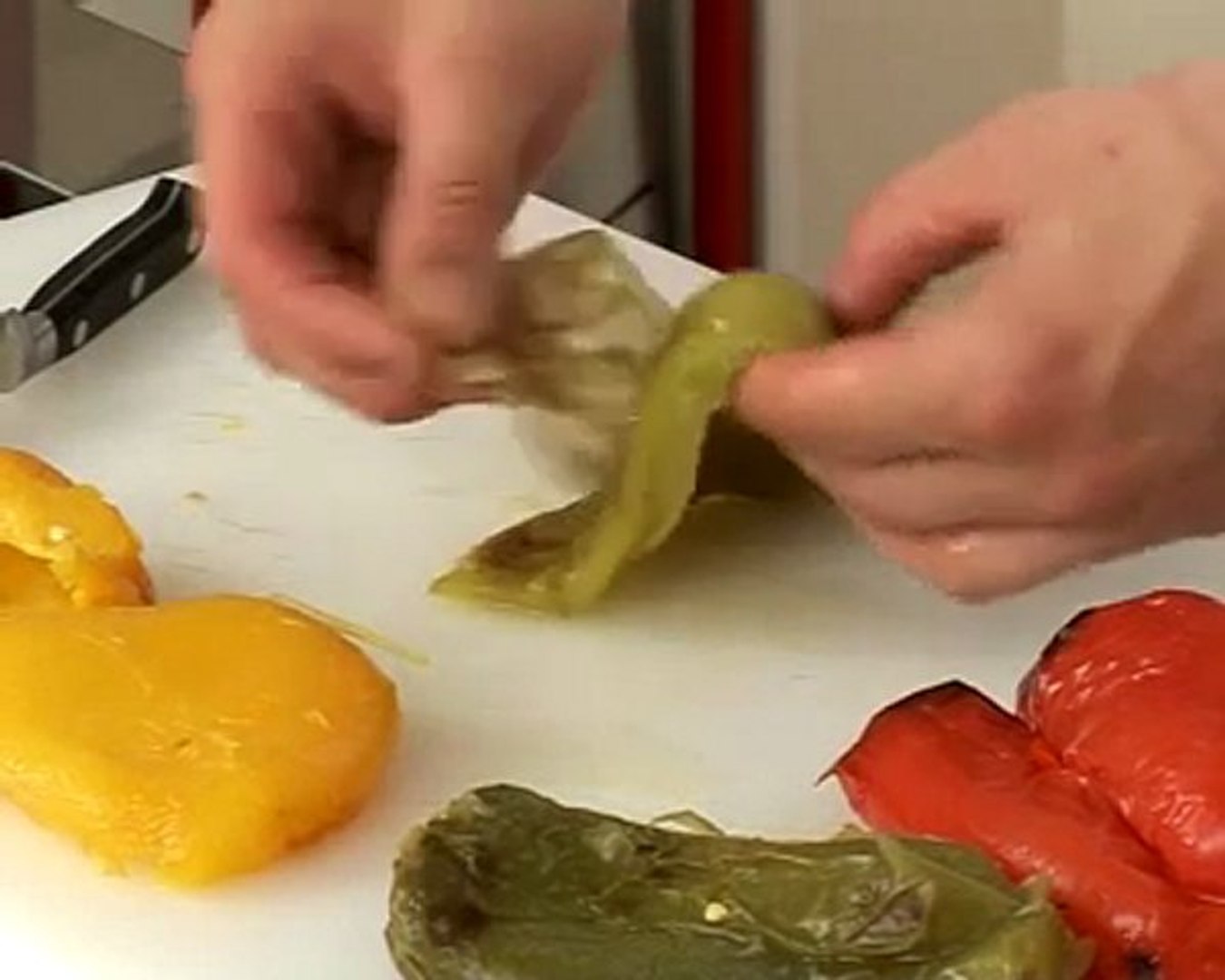 Technique de cuisine : Eplucher les poivrons au four - Vidéo Dailymotion