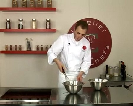 Technique de cuisine : Incorporer des blancs en neige dans une préparation